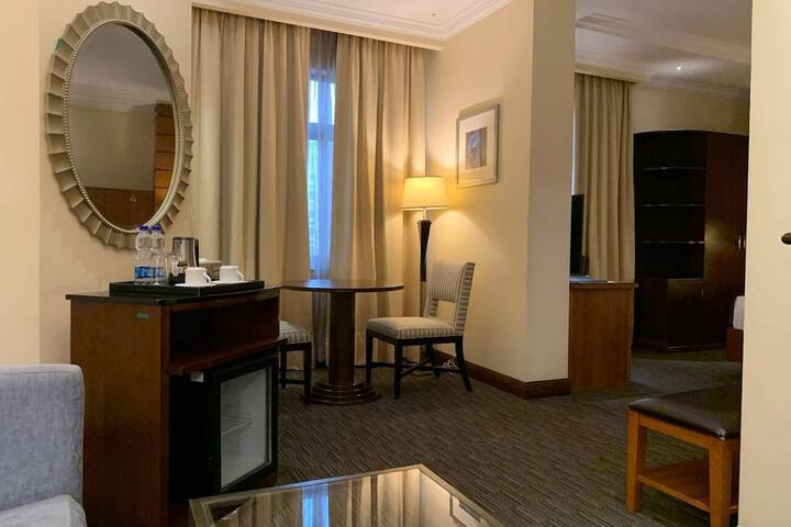 Room 53 of 168