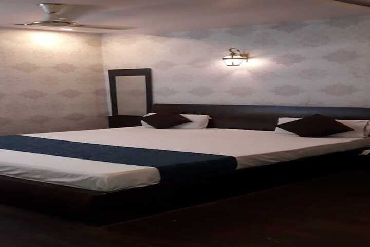 Room 11 of 41