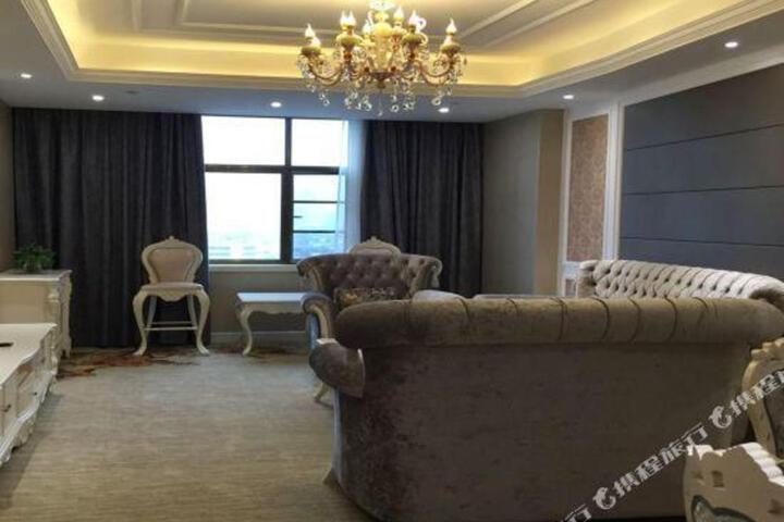 Zhonghe Hotel