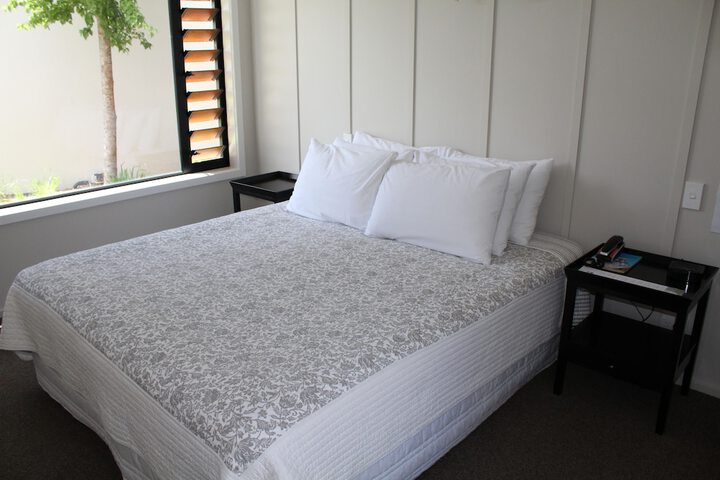 Room 5 of 73