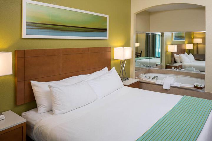 Standard King Bed Accessible (10 of 14)