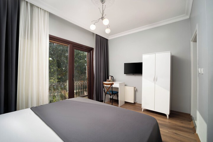 Room 3 of 31