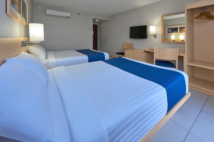 Room 9 of 49