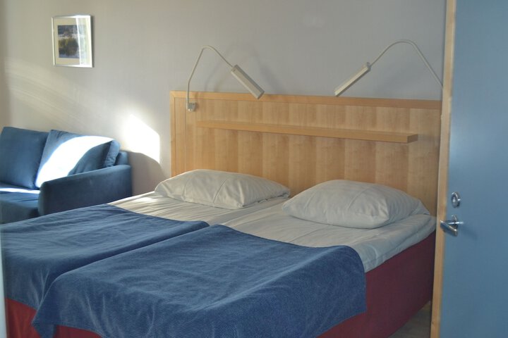 Room 6 of 13