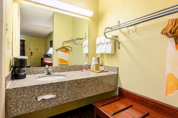 2 Double Beds (5 of 6)