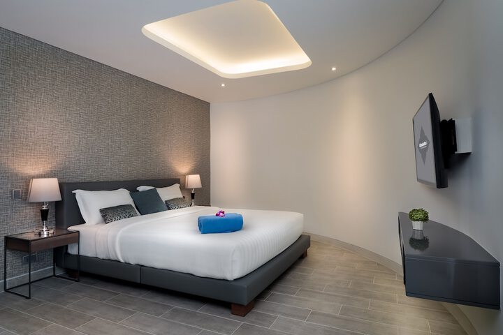 Room 7 of 48