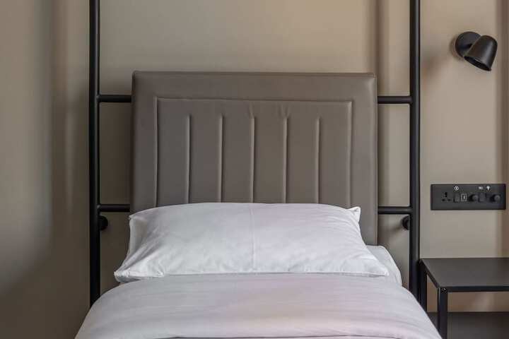 Room 27 of 67