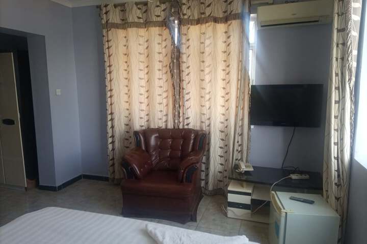 Room 15 of 44