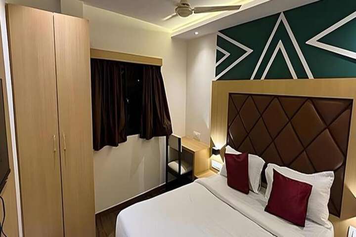 Room 16 of 24