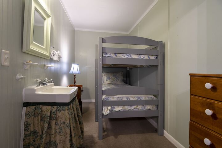Room 159 of 309