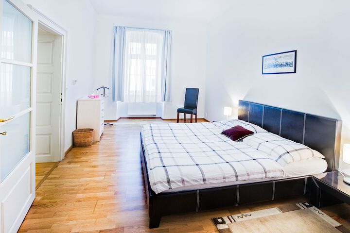 Room 3 of 31