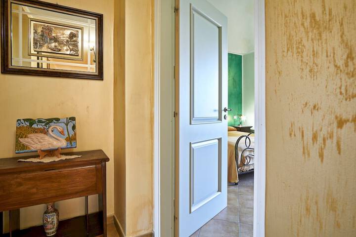 Room 10 of 91