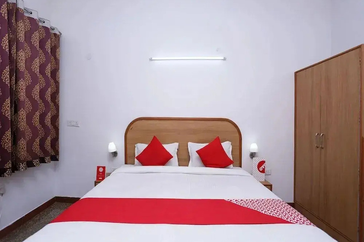 Room 5 of 18