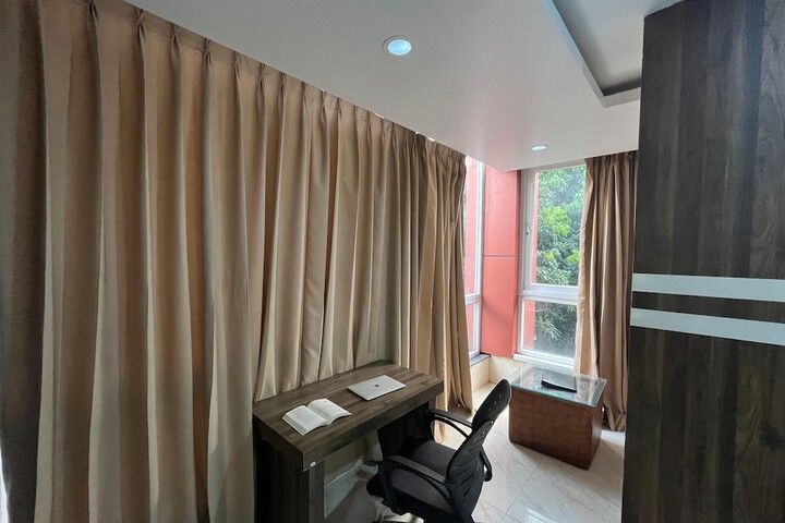 Room 8 of 38
