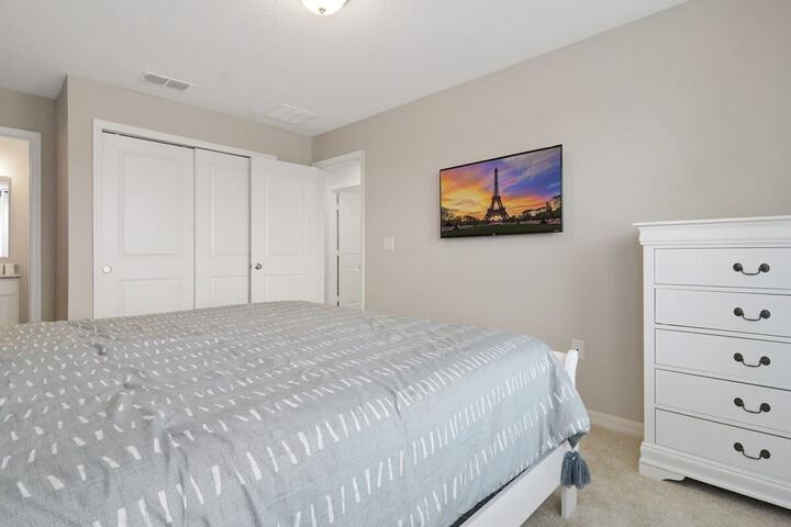 Room 27 of 41