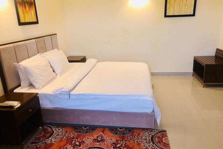 Room 7 of 34