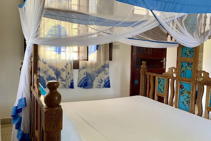 Room 18 of 92