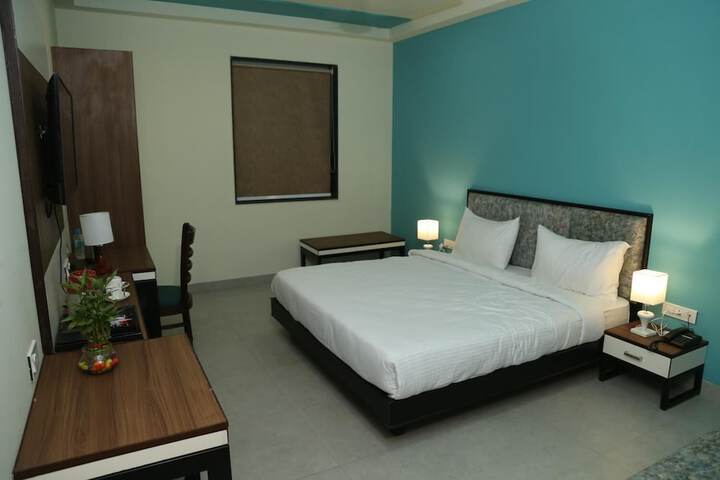 Room 12 of 40