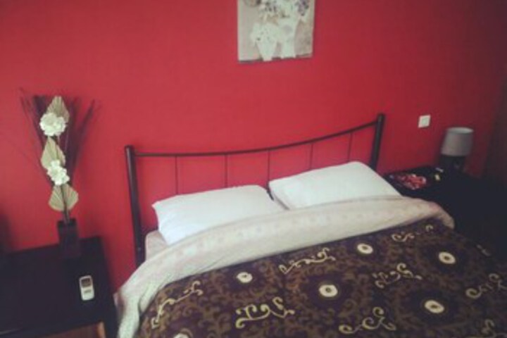 Room 37 of 60