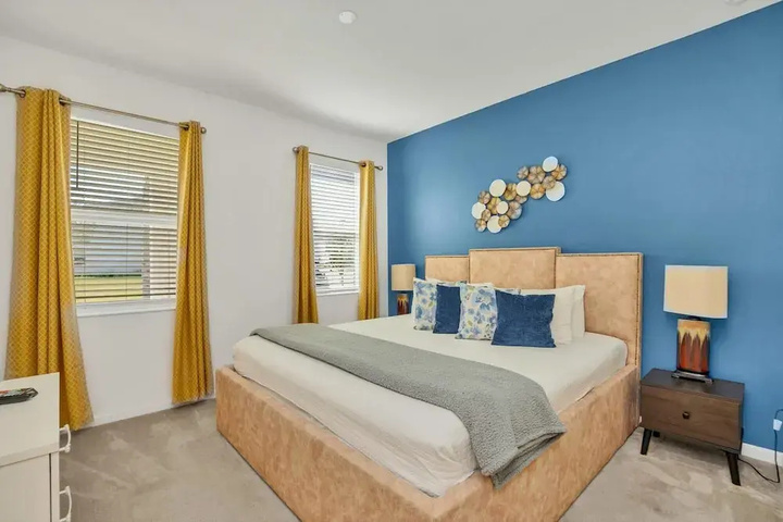Room 4 of 22