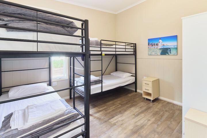Room 10 of 52