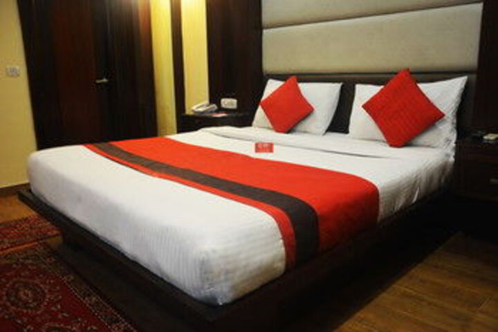 Room 12 of 26