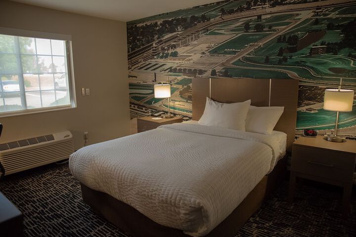 Standard Queen Bed Accessible (14 of 22)