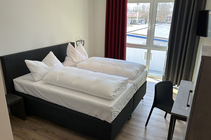 Room 9 of 26