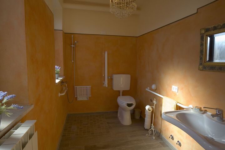 Room 10 of 35