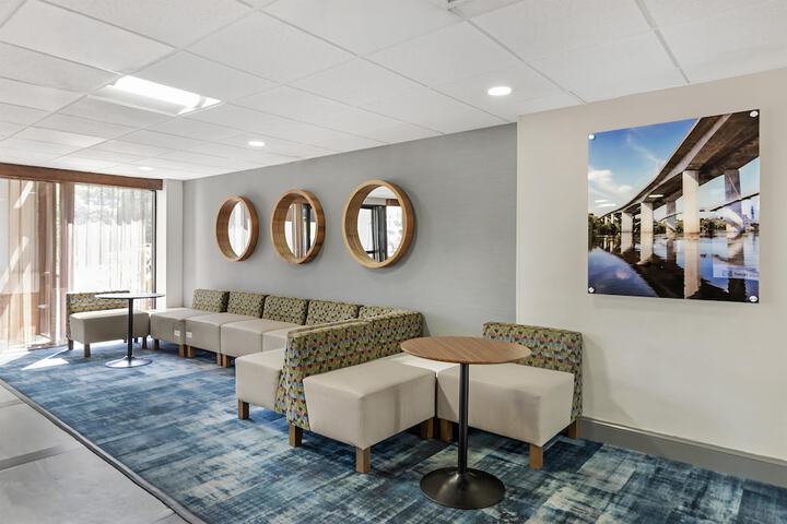 Entrance & Lobby
