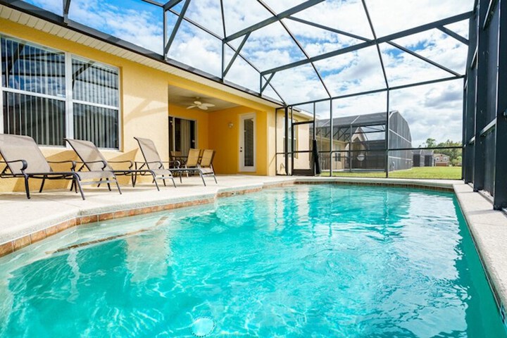 Pool 20 of 28