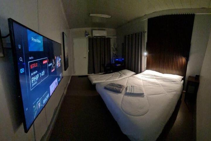 Exterior of Mel Suites 4 Pax