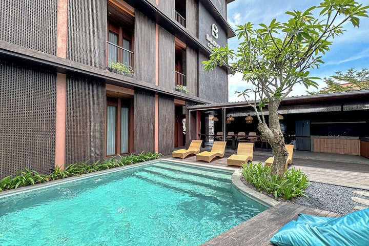 Pool 31 of 55