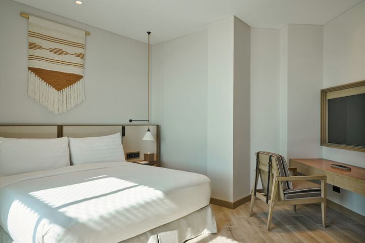 Room 10 of 97