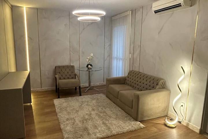 Room 6 of 13