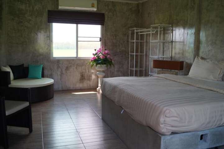 Room 13 of 89