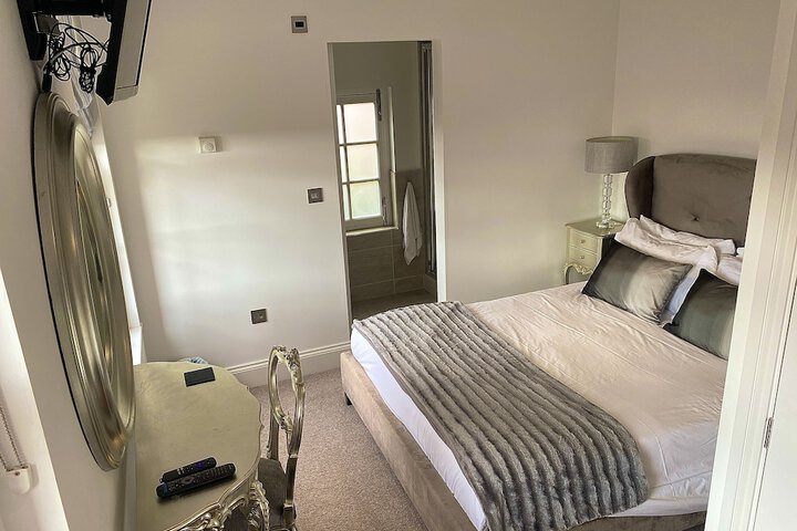 Room 4 of 26