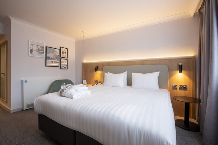 Room 30 of 152
