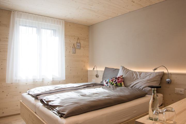 Room 9 of 43