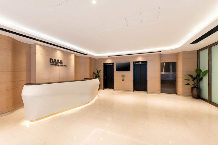 Entrance & Lobby