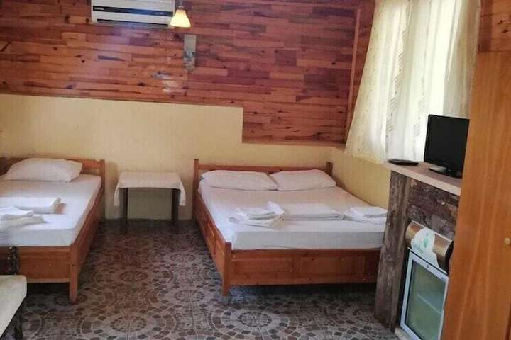 Room 3 of 20