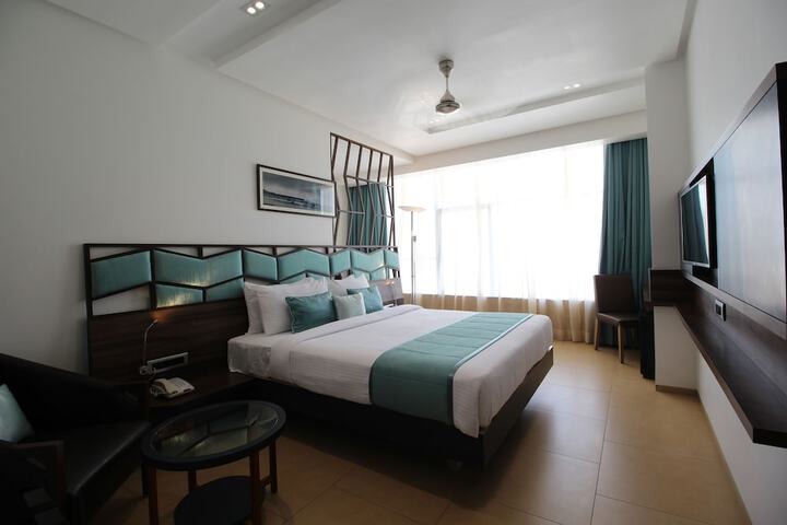Room 9 of 19