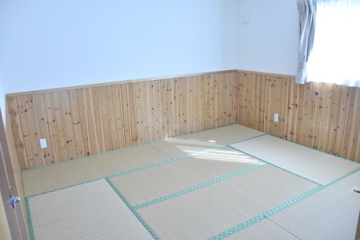Room 13 of 97