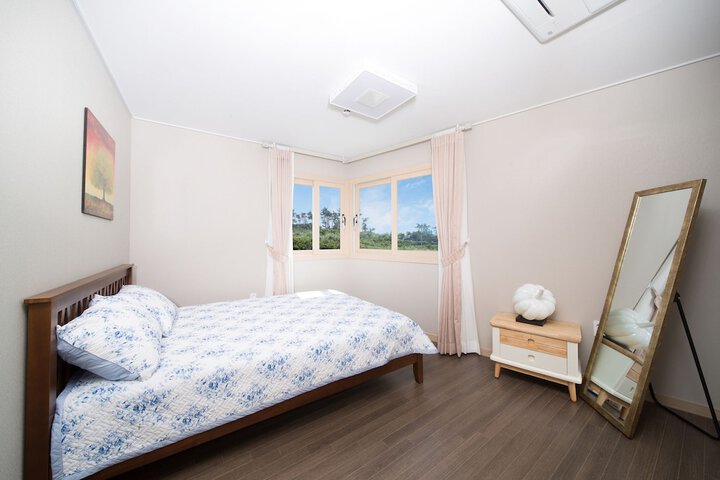 Room 3 of 20