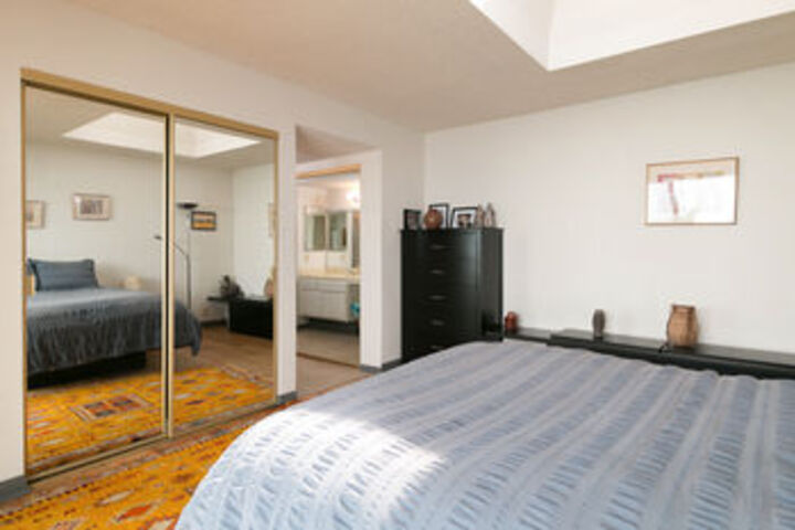 Room 13 of 24