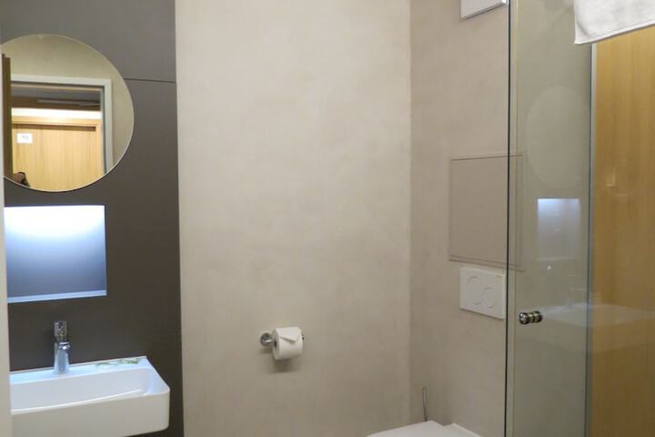 Room 55 of 82