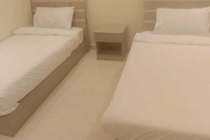 Room 5 of 12