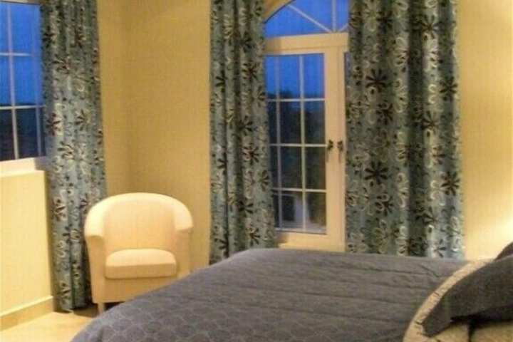 Room 5 of 14