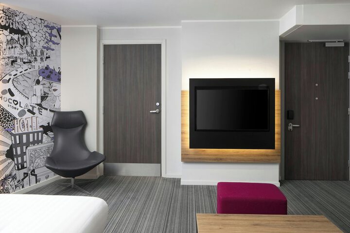 Room 28 of 103