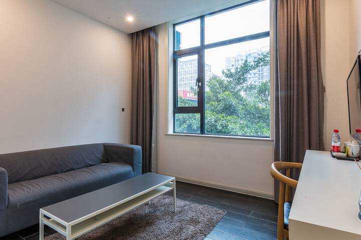 Room 6 of 31
